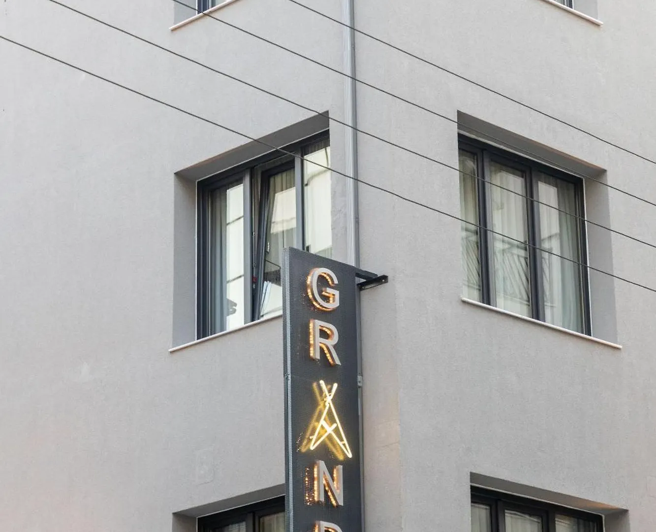 Grand Port Suites Thessaloniki 3*,